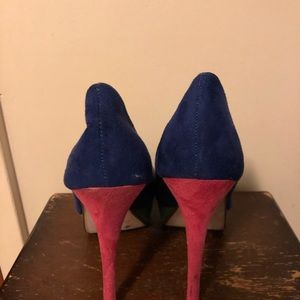 Its a colorful word heel😍